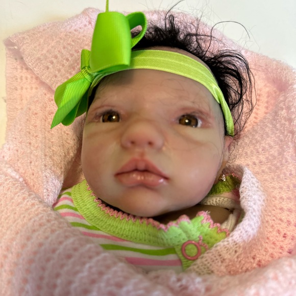 BABYCLON LUXURY SILICONE MICRO NEWBORN CHIP DRINKS/WETS REALISTIC BABY GIRL DOLL - Picture 14 of 16